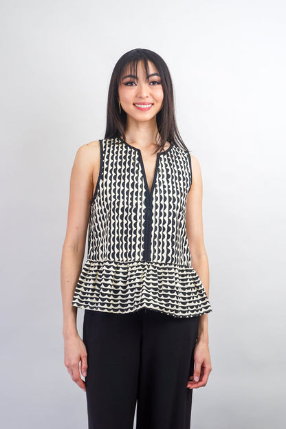 Private Label TOPS Cream/Black Scallop Print Sleeveless Blouse