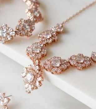 Davie & Chiyo "Roslyn Necklace"